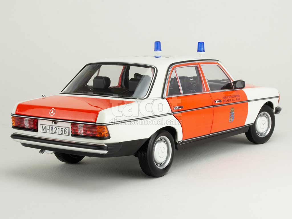 105815 Mercedes 200/ W123 Ambulance 1984