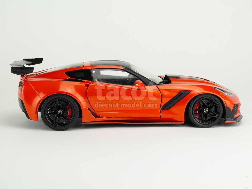 105835 Chevrolet Corvette C7 ZR1 2019