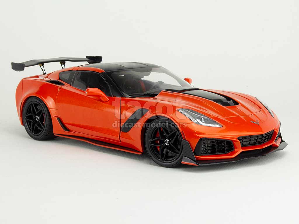 105835 Chevrolet Corvette C7 ZR1 2019
