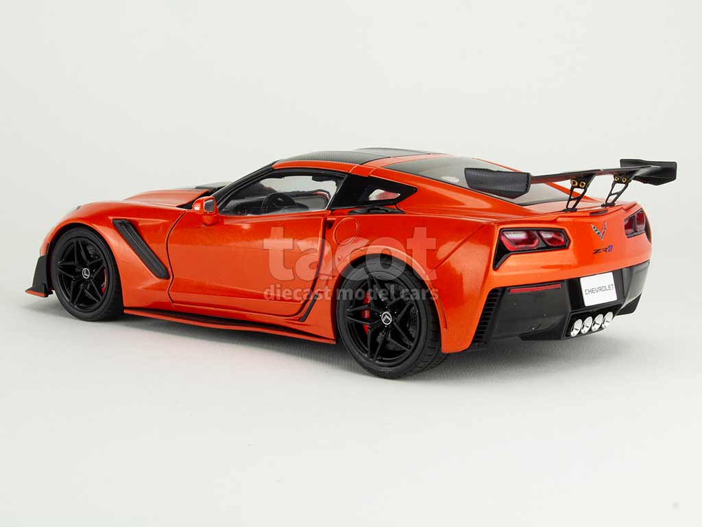 105835 Chevrolet Corvette C7 ZR1 2019