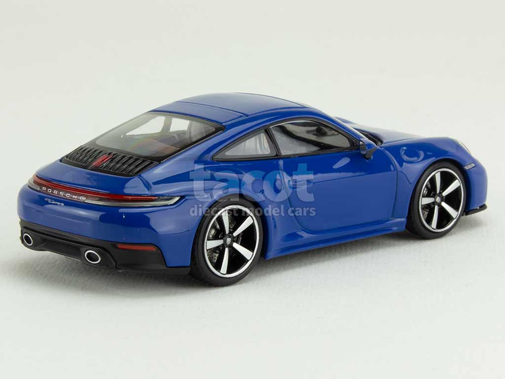 105875 Porsche 911/992 Carrera 2025