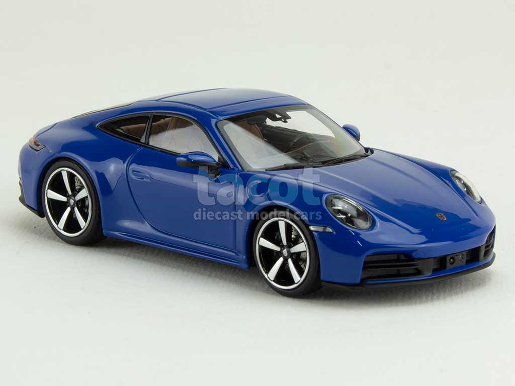 105875 Porsche 911/992 Carrera 2025