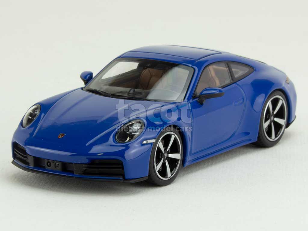 105875 Porsche 911/992 Carrera 2025