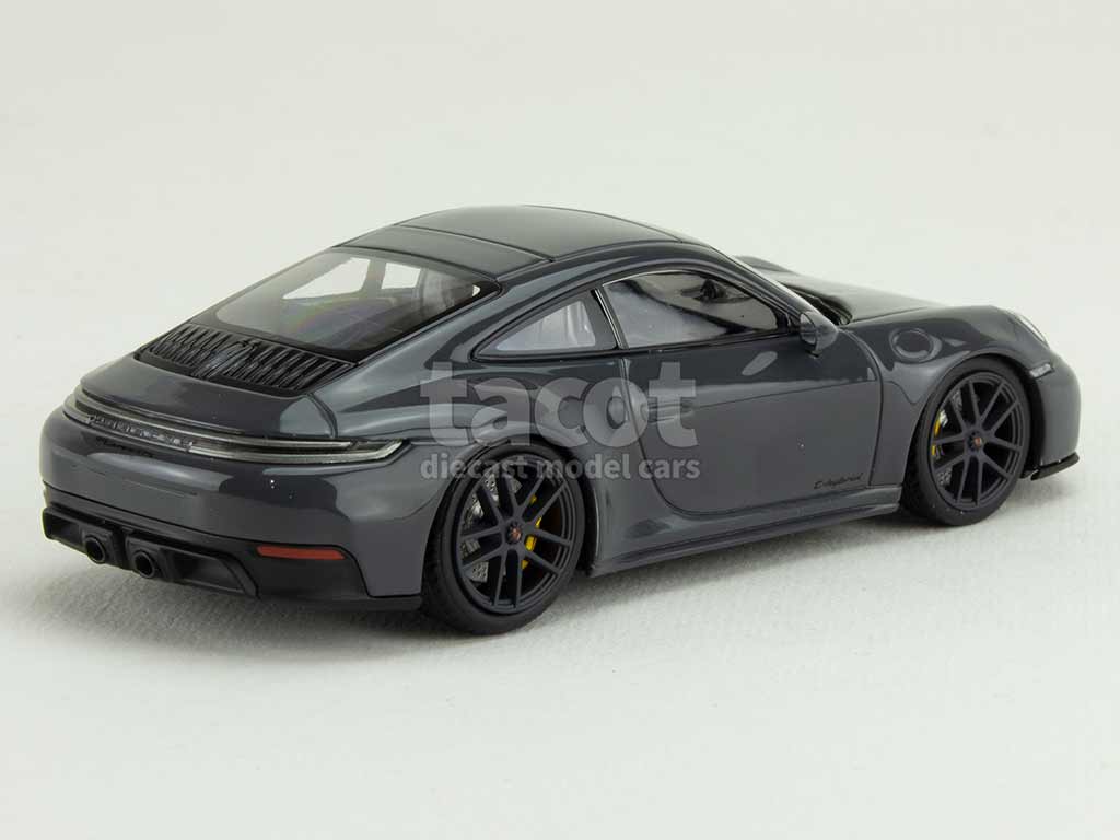 105876 Porsche 911/992 Carrera GTS 2025