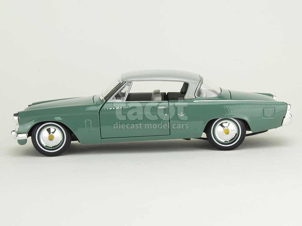 105903 Studebaker Starliner 1953