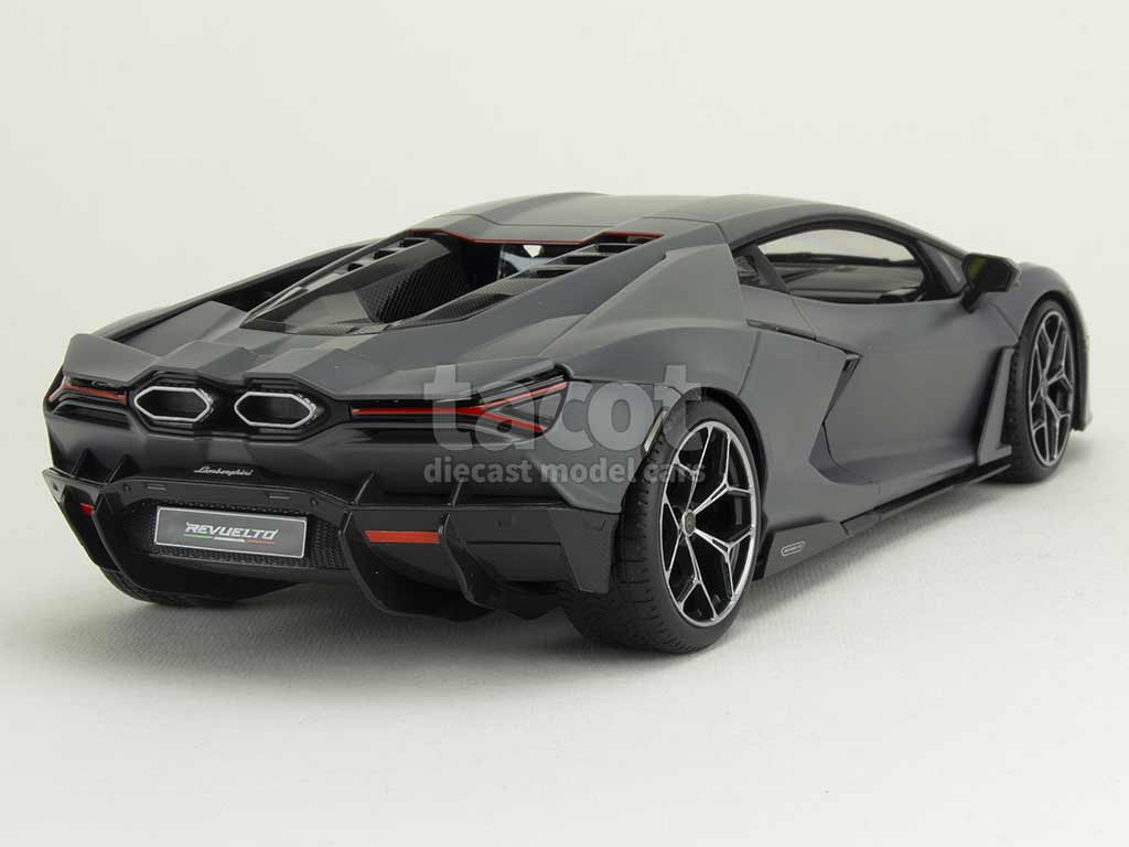 105904 Lamborghini Revuelto 2024