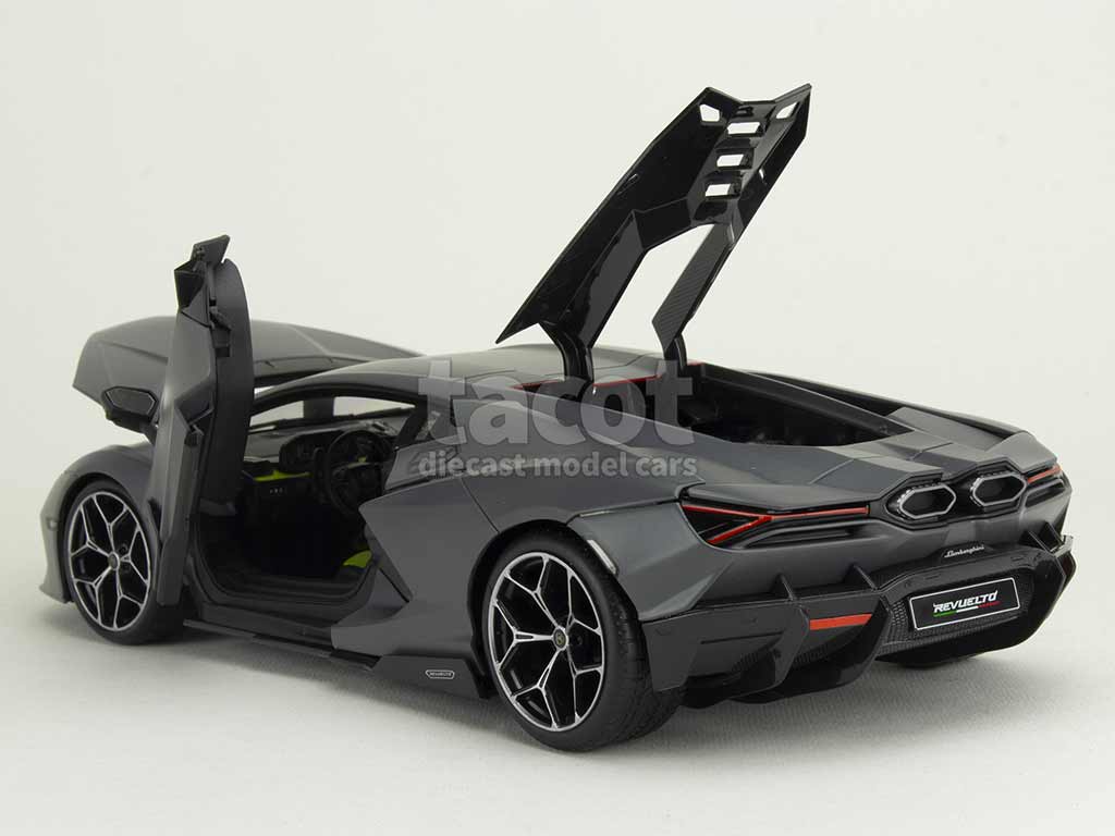 105904 Lamborghini Revuelto 2024