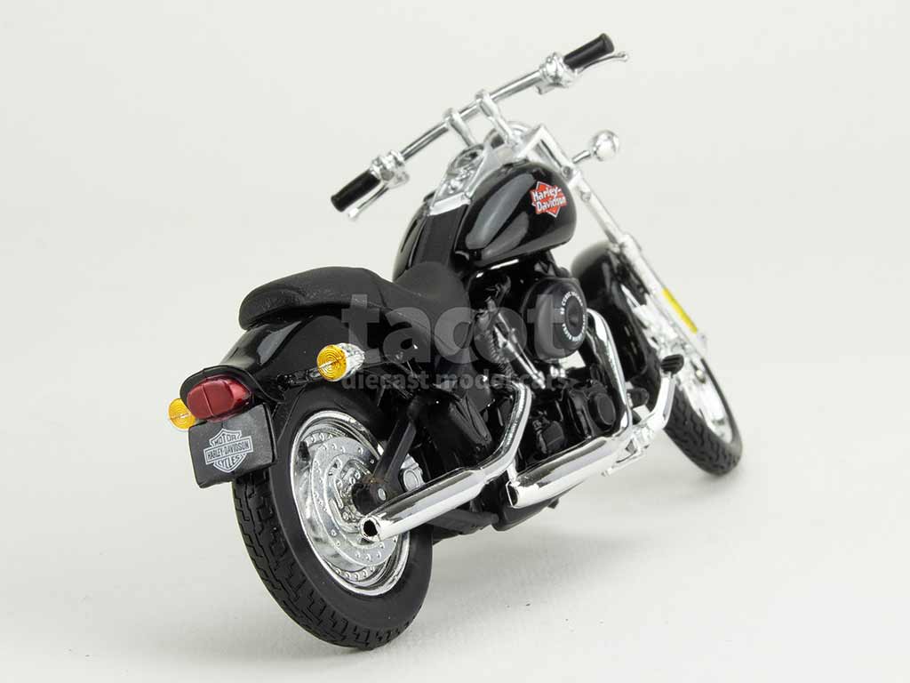 105973 Harley Davidson FXSTB Night Train 2002