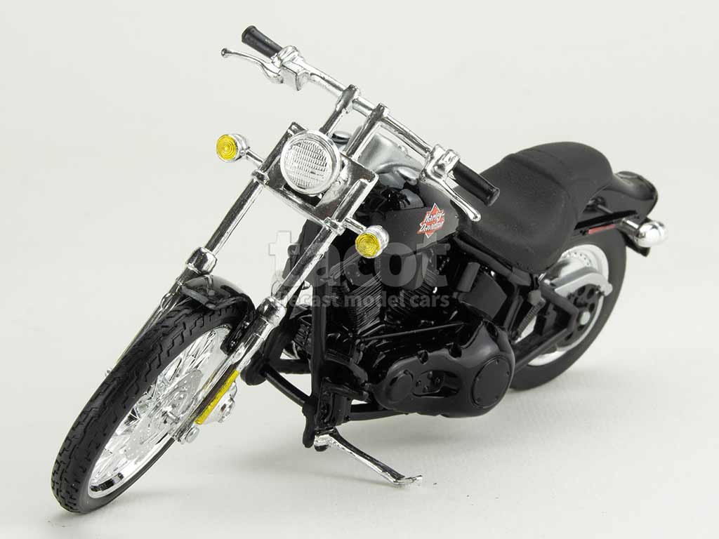 105973 Harley Davidson FXSTB Night Train 2002