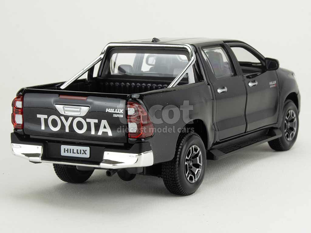 105975 Toyota Hilux 2.8D Pick-Up 2023