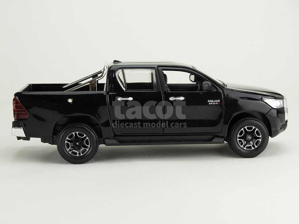 105975 Toyota Hilux 2.8D Pick-Up 2023