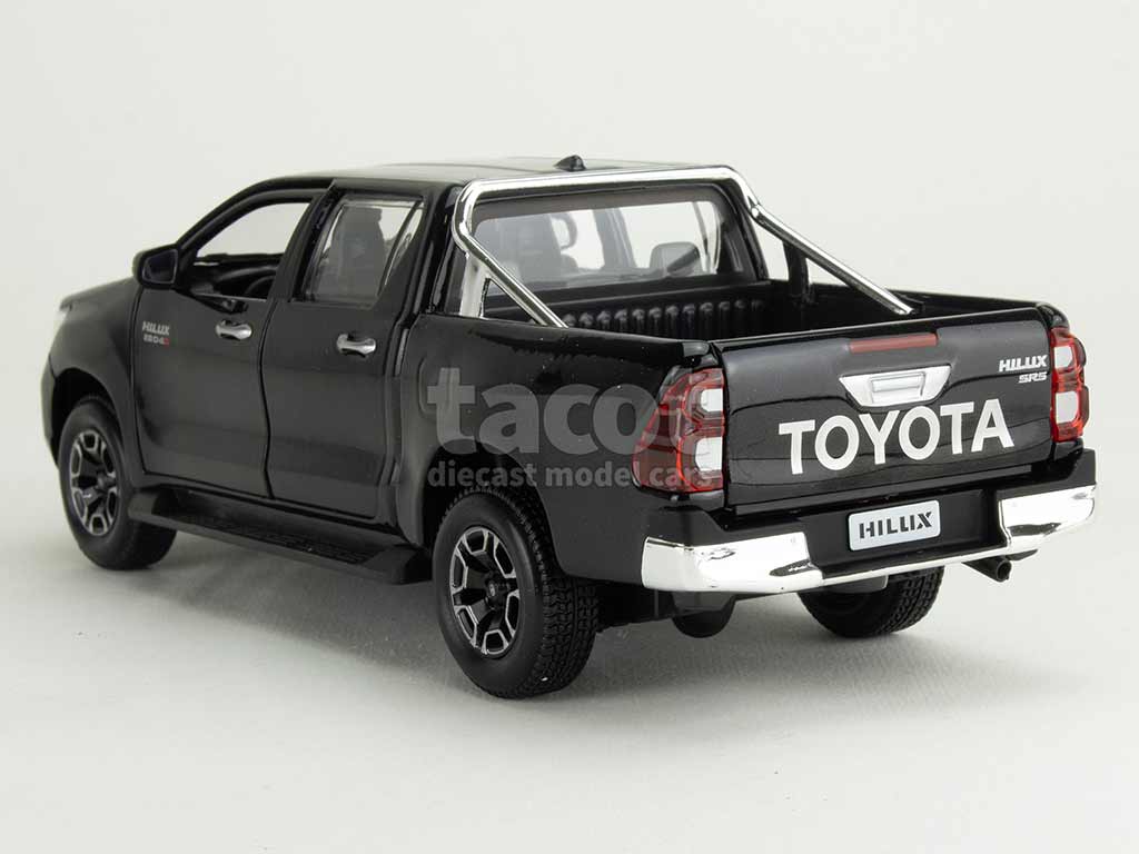 105975 Toyota Hilux 2.8D Pick-Up 2023