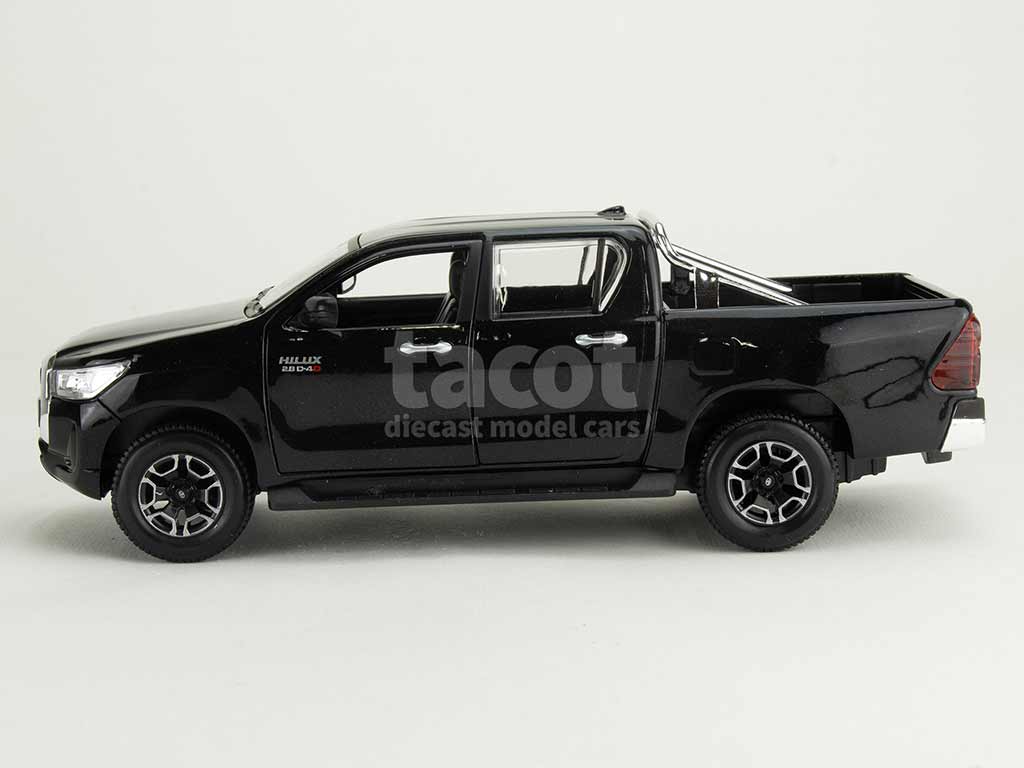 105975 Toyota Hilux 2.8D Pick-Up 2023