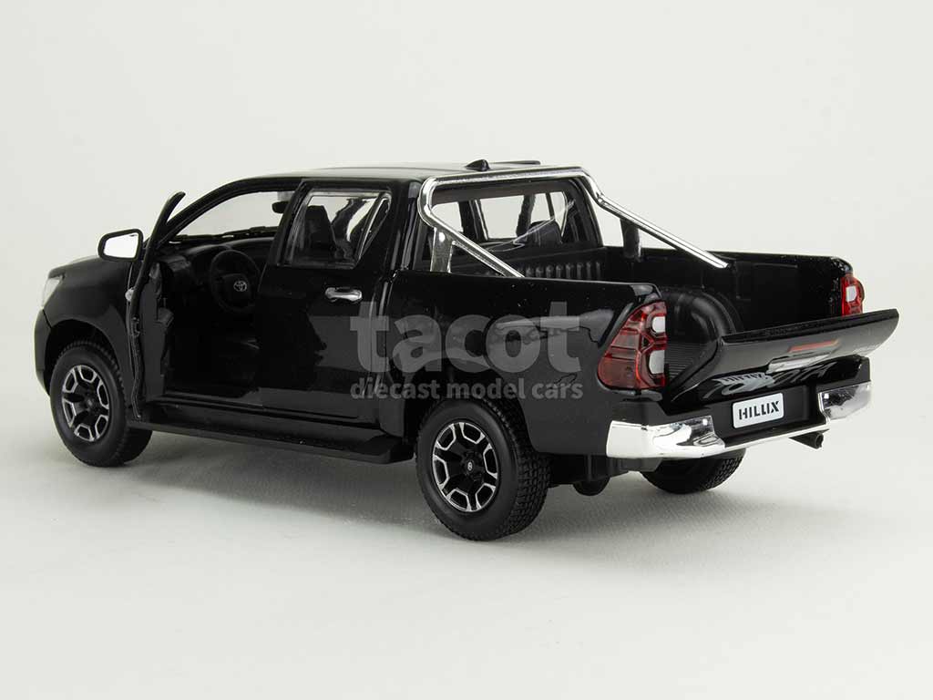105975 Toyota Hilux 2.8D Pick-Up 2023
