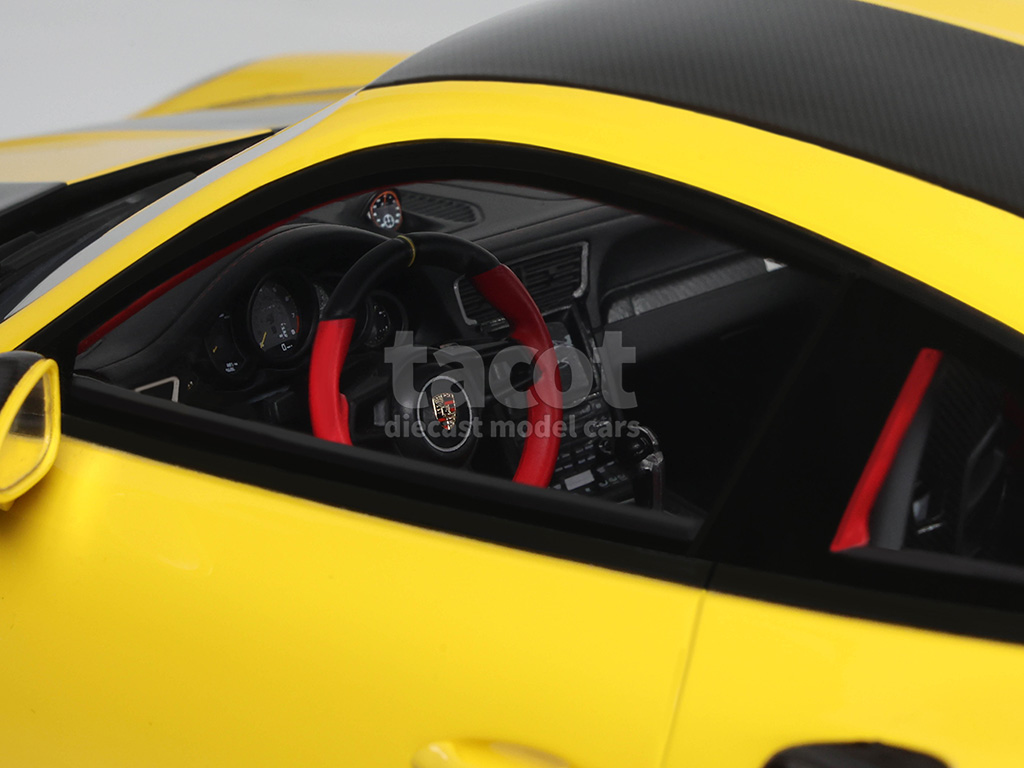 106033 Porsche 911/992 GT2 RS Weissach Pack 2018