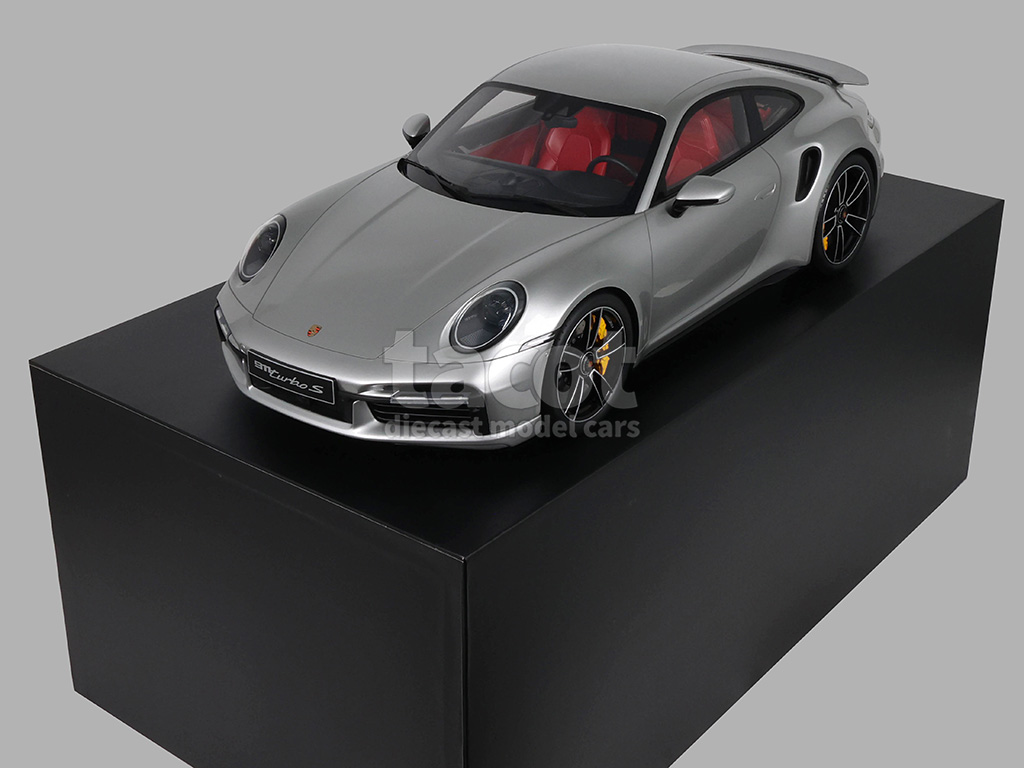 106041 Porsche 911/992 Turbo S 2020
