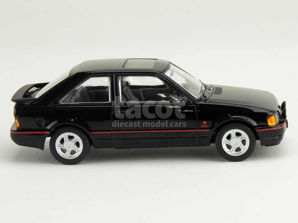 106066 Ford Escort MKIV XR3i 1986