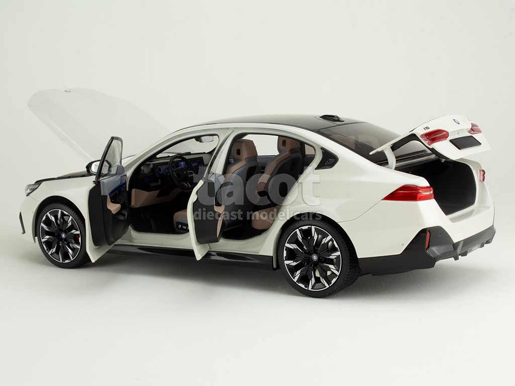 106073 BMW i5/ M60 2023