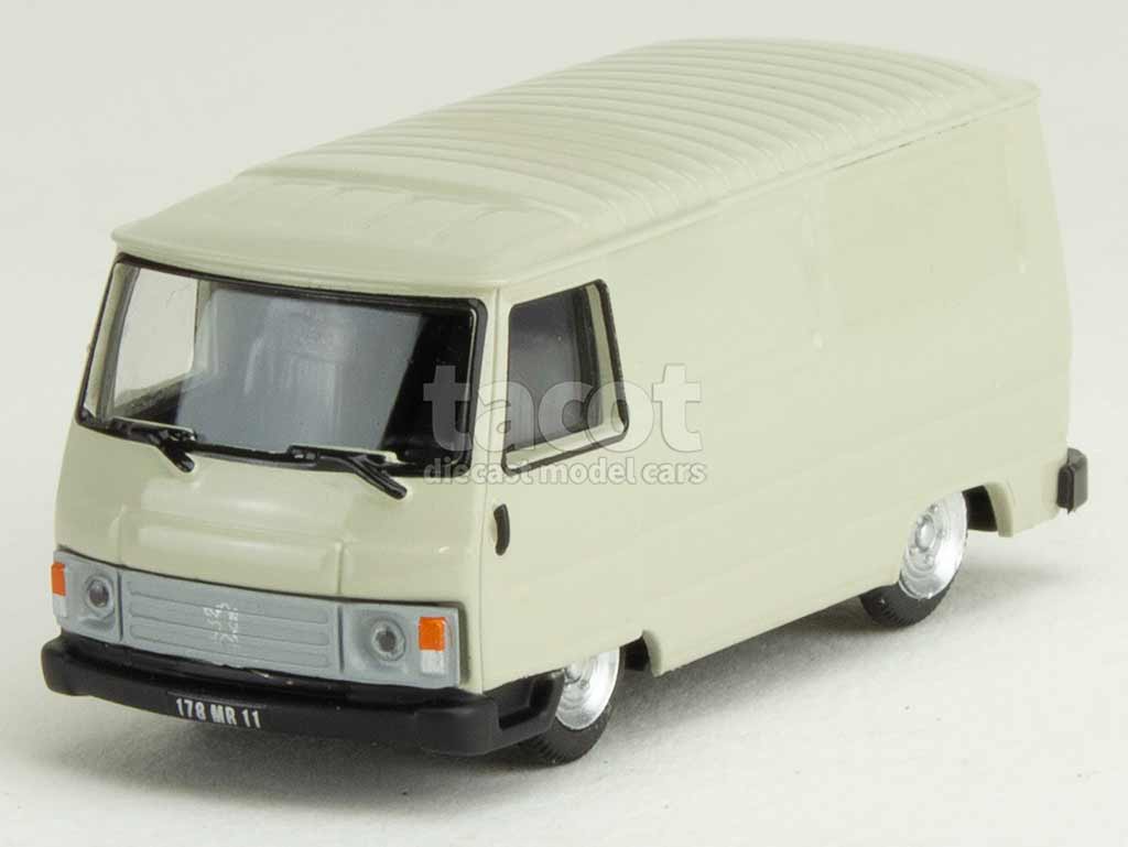 106172 Peugeot J9 1981