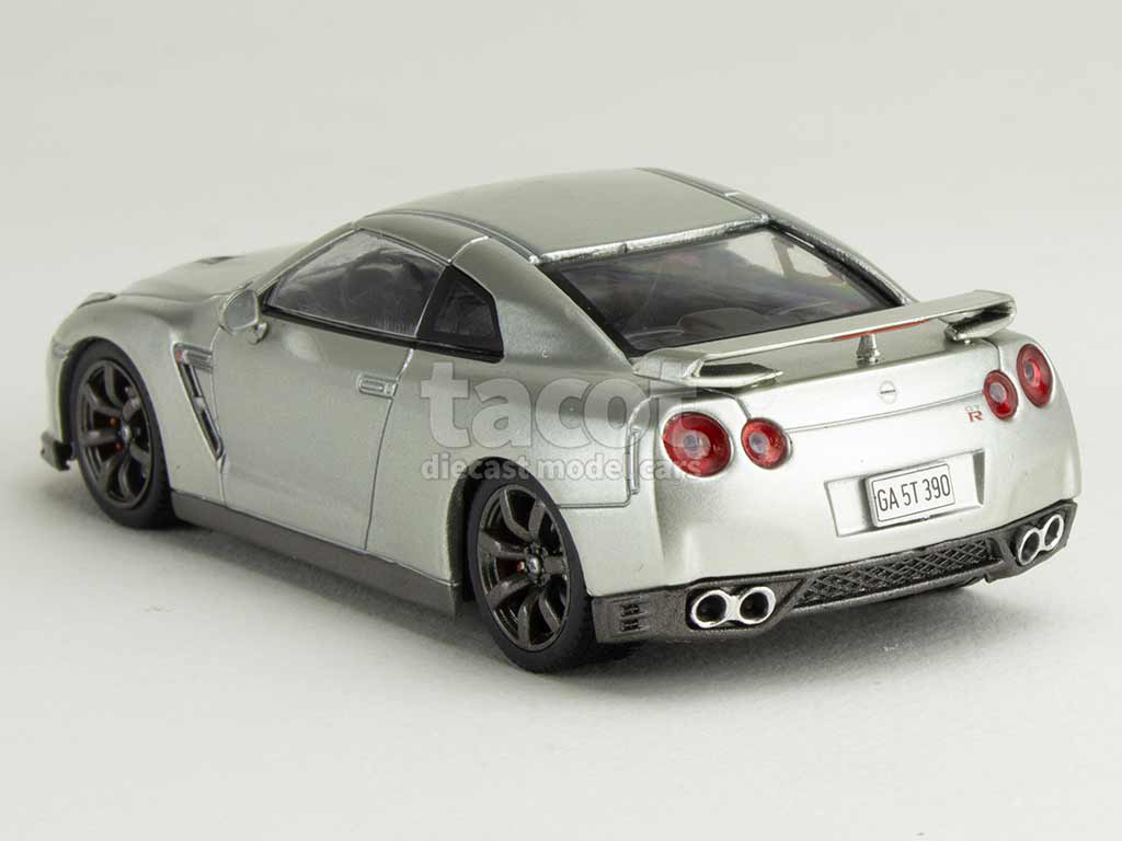 106210 Nissan GT-R R35 2012