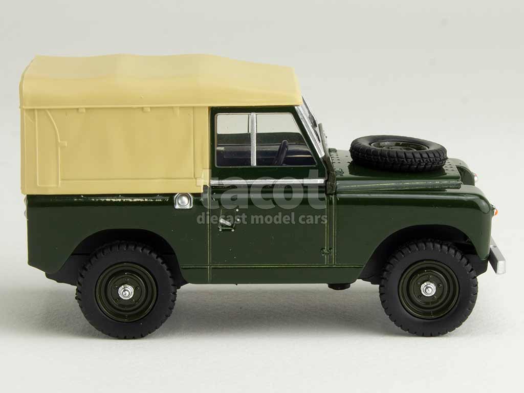 106272 Land Rover Series II SWB Bâché