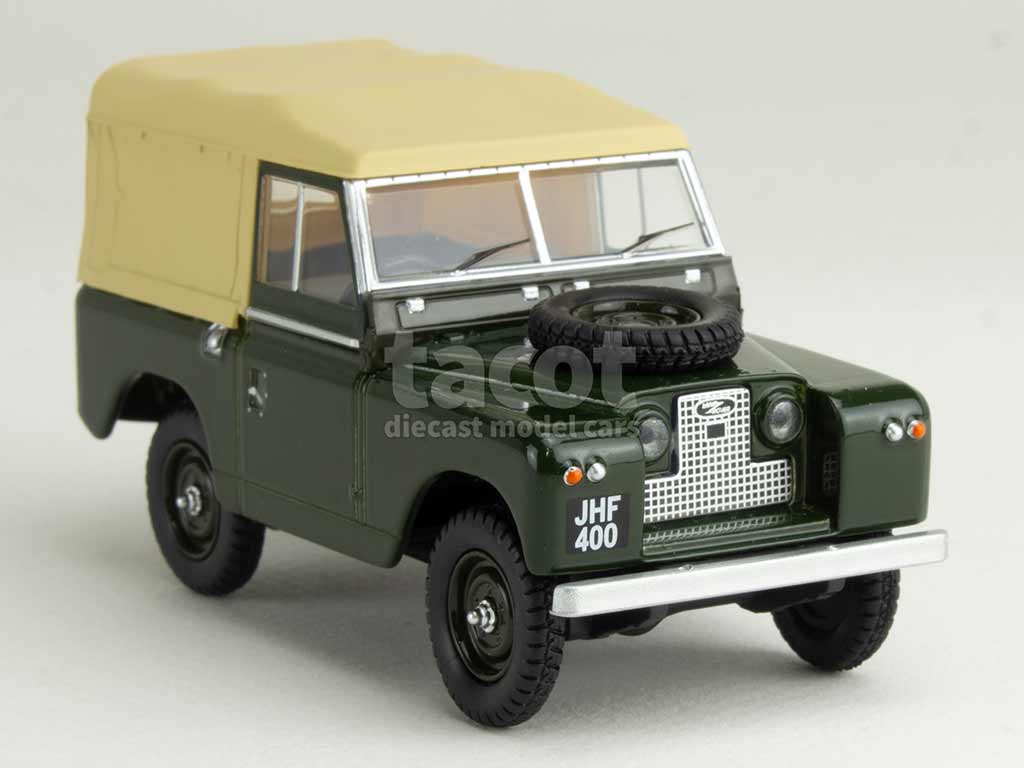 106272 Land Rover Series II SWB Bâché