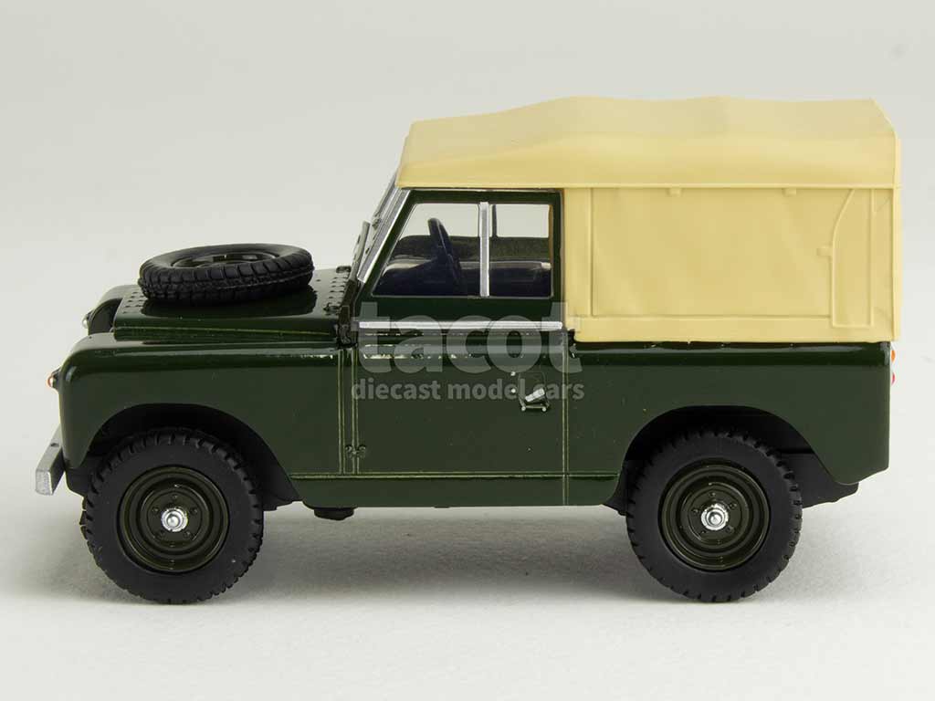 106272 Land Rover Series II SWB Bâché