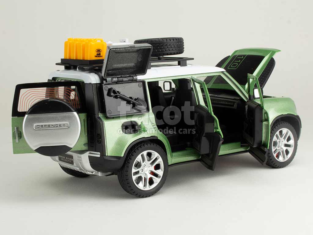 106282 Land Rover Defender Outdoor Edition