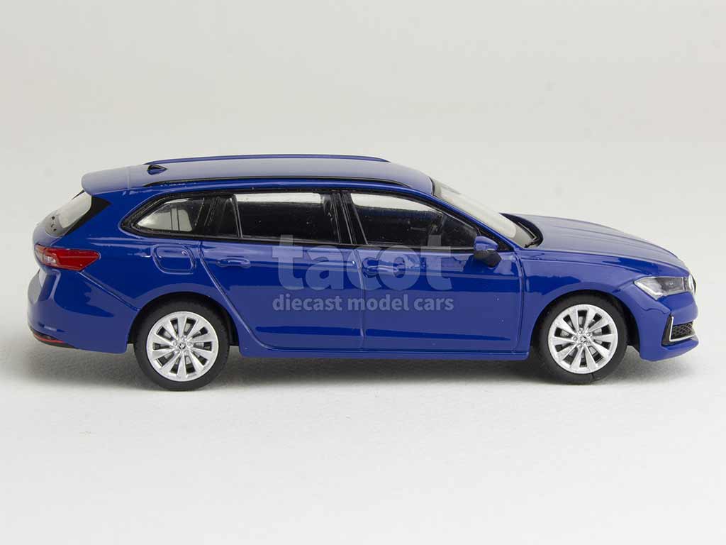 106295 Skoda Superb IV Combi 2023