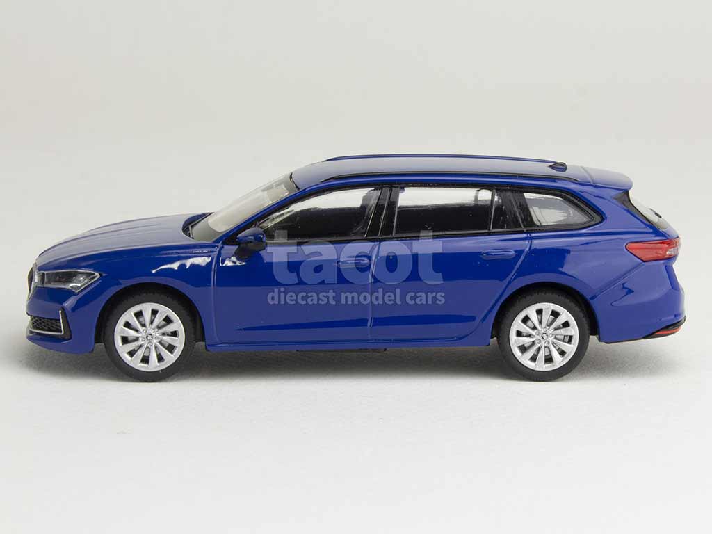106295 Skoda Superb IV Combi 2023