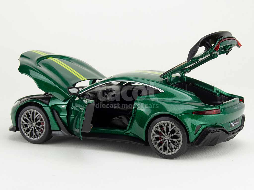106393 Aston Martin V12 Vantage 2023