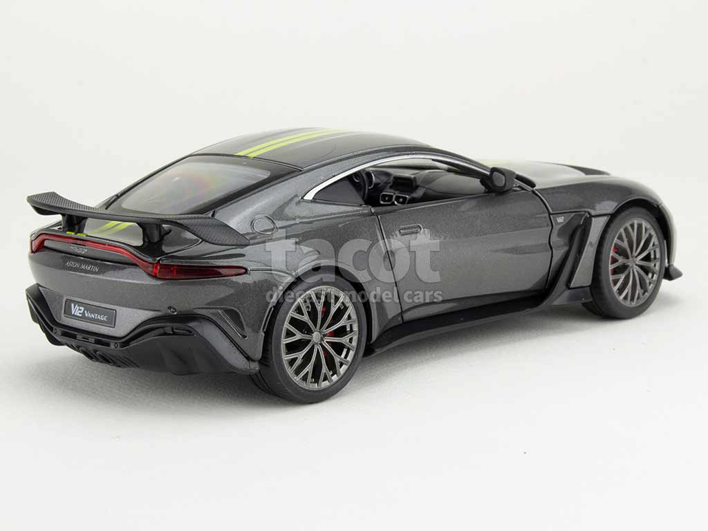 106394 Aston Martin V12 Vantage 2023