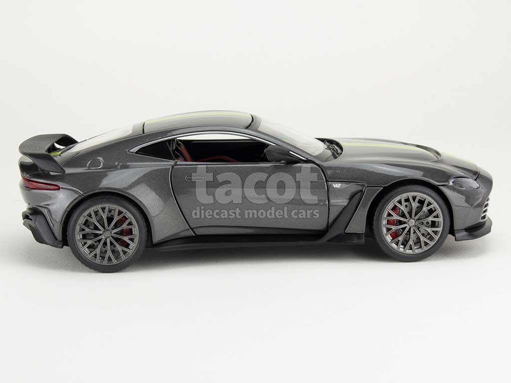 106394 Aston Martin V12 Vantage 2023