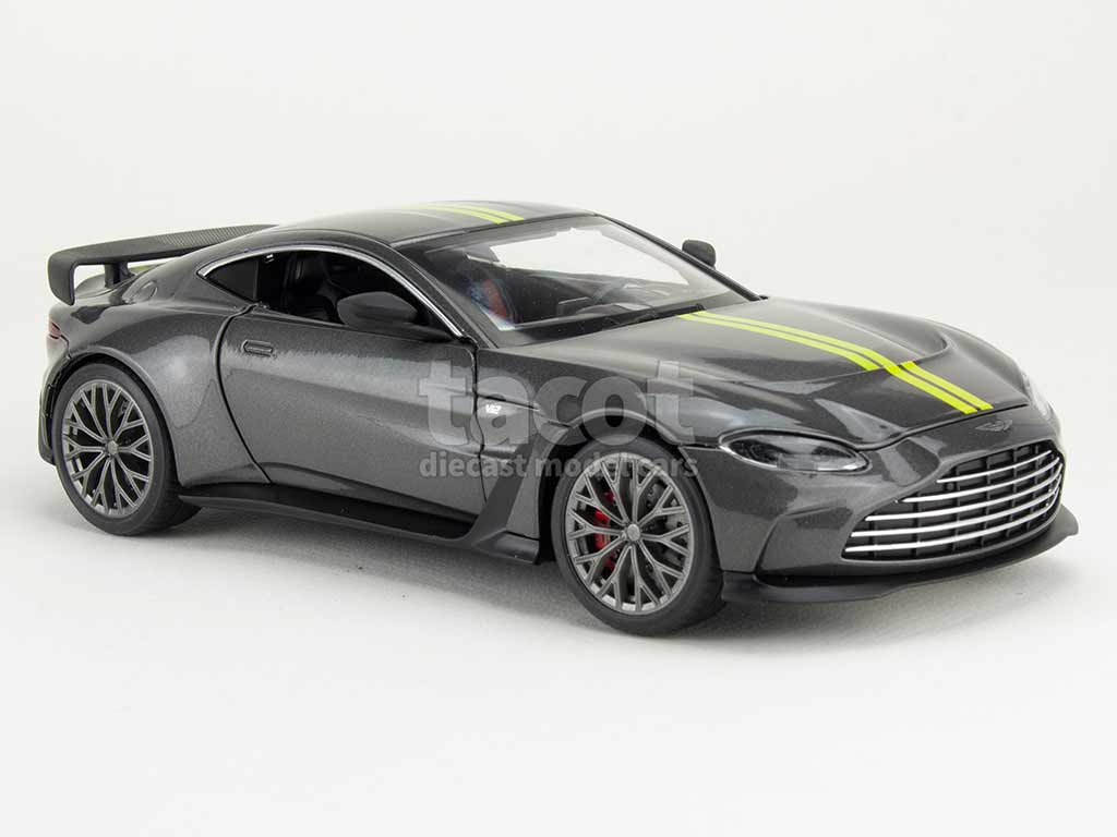 106394 Aston Martin V12 Vantage 2023