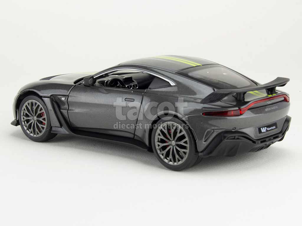 106394 Aston Martin V12 Vantage 2023