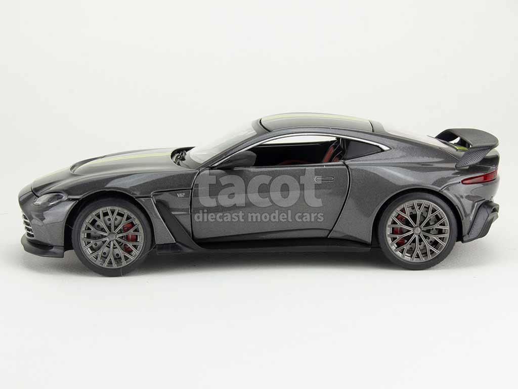 106394 Aston Martin V12 Vantage 2023