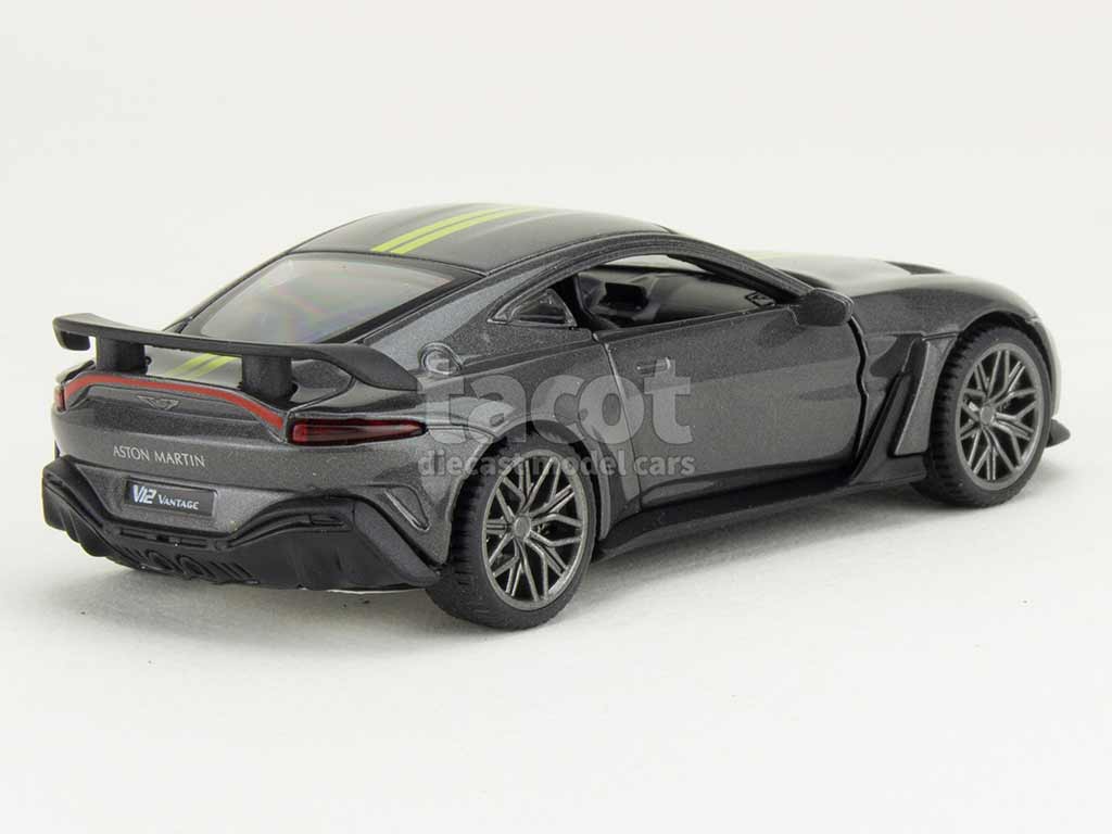 106400 Aston Martin V12 Vantage 2023