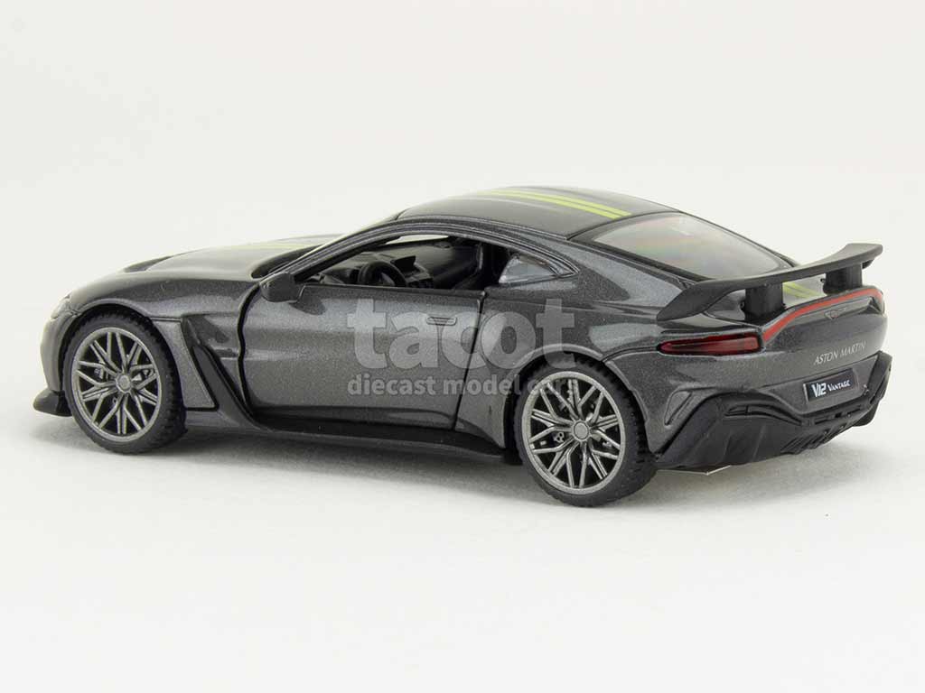 106400 Aston Martin V12 Vantage 2023