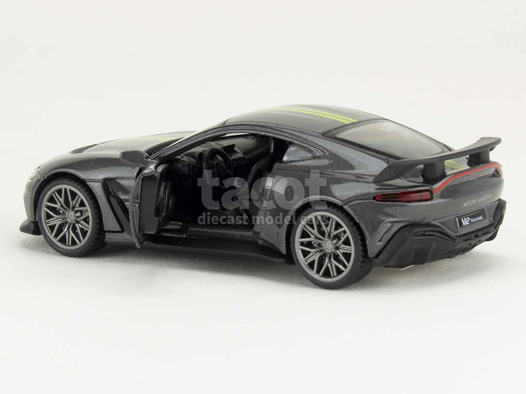 106400 Aston Martin V12 Vantage 2023