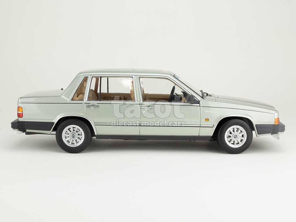 106483 Volvo 760 1985