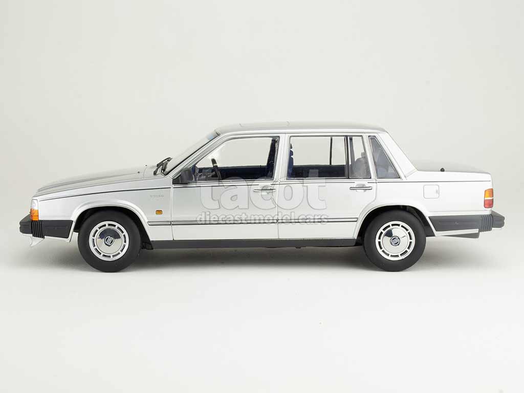 106487 Volvo 760 1985