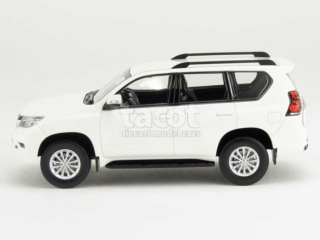 106499 Toyota Land Cruiser Prado 2018