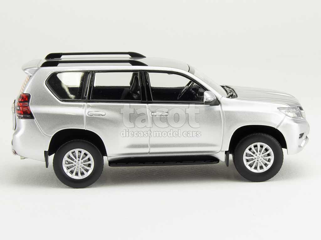106501 Toyota Land Cruiser Prado 2018