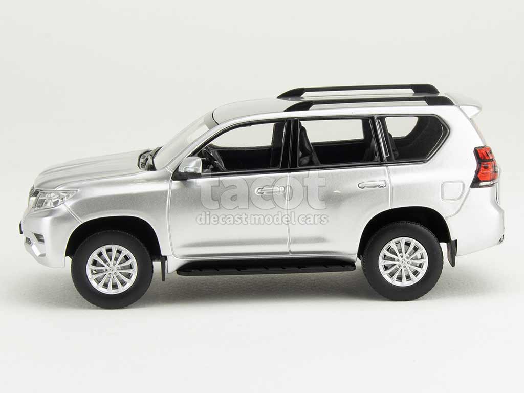 106501 Toyota Land Cruiser Prado 2018