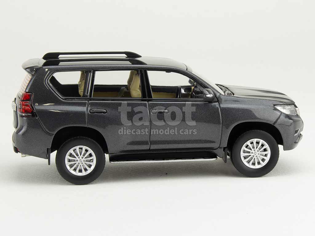 106502 Toyota Land Cruiser Prado 2018