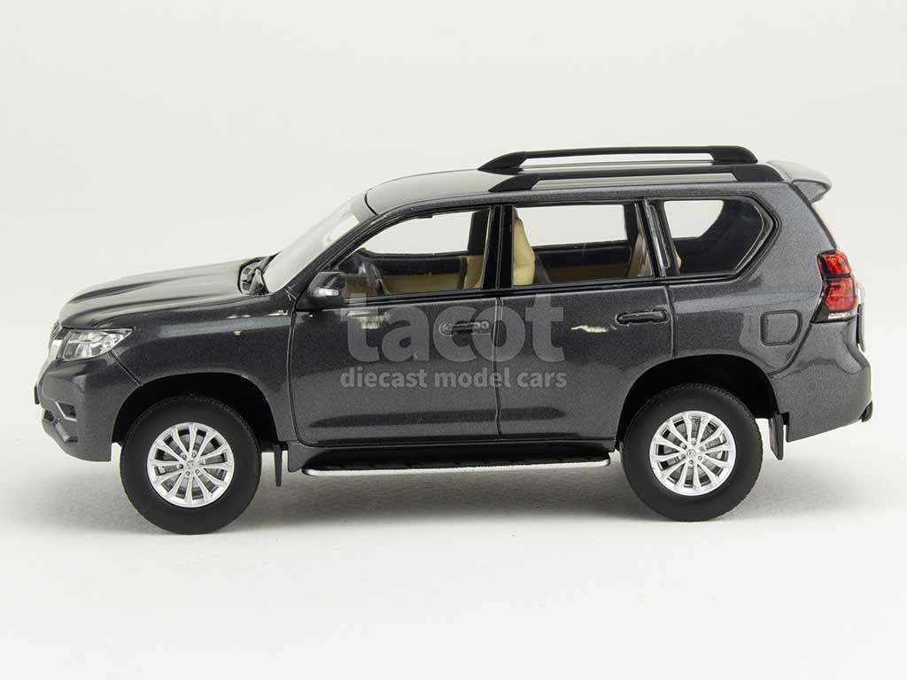 106502 Toyota Land Cruiser Prado 2018