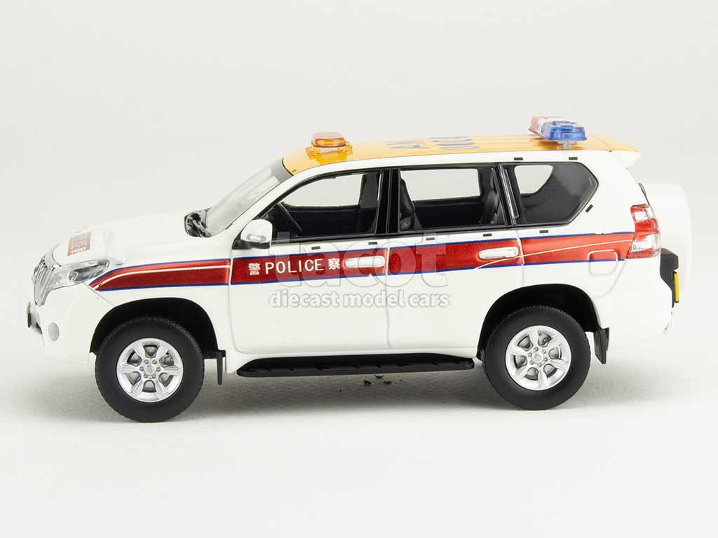 106503 Toyota Land Cruiser Prado Police 2015
