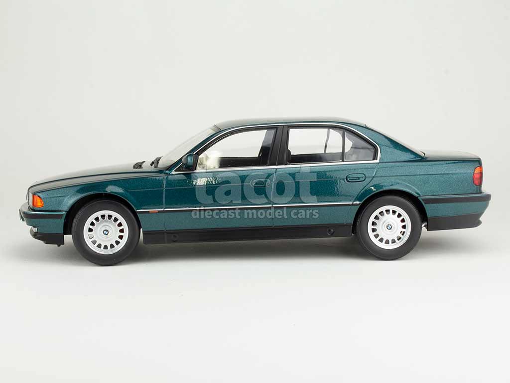 106549 BMW 740i/ E38 1994