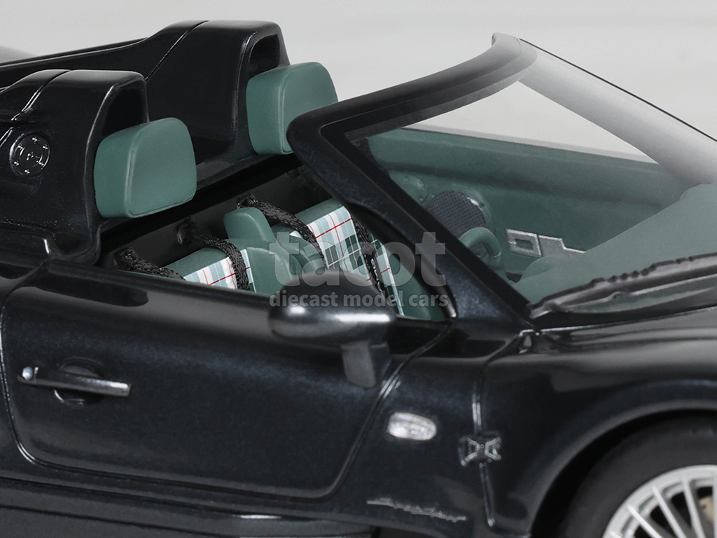 106657 Mercedes CLK GTR Roadster 1999
