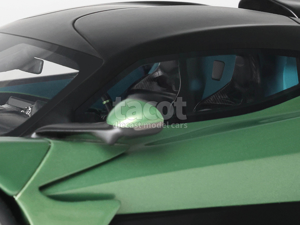 106661 Aston Martin Valhalla 2025